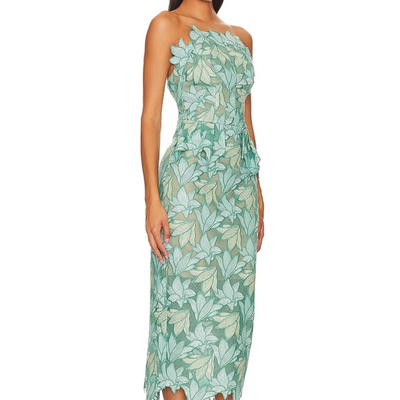 Elegant Green Leaf Pattern Dress - Picture 2 of 3